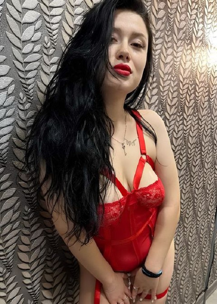 Индивидуалка Карина главное фото в городе Луга 